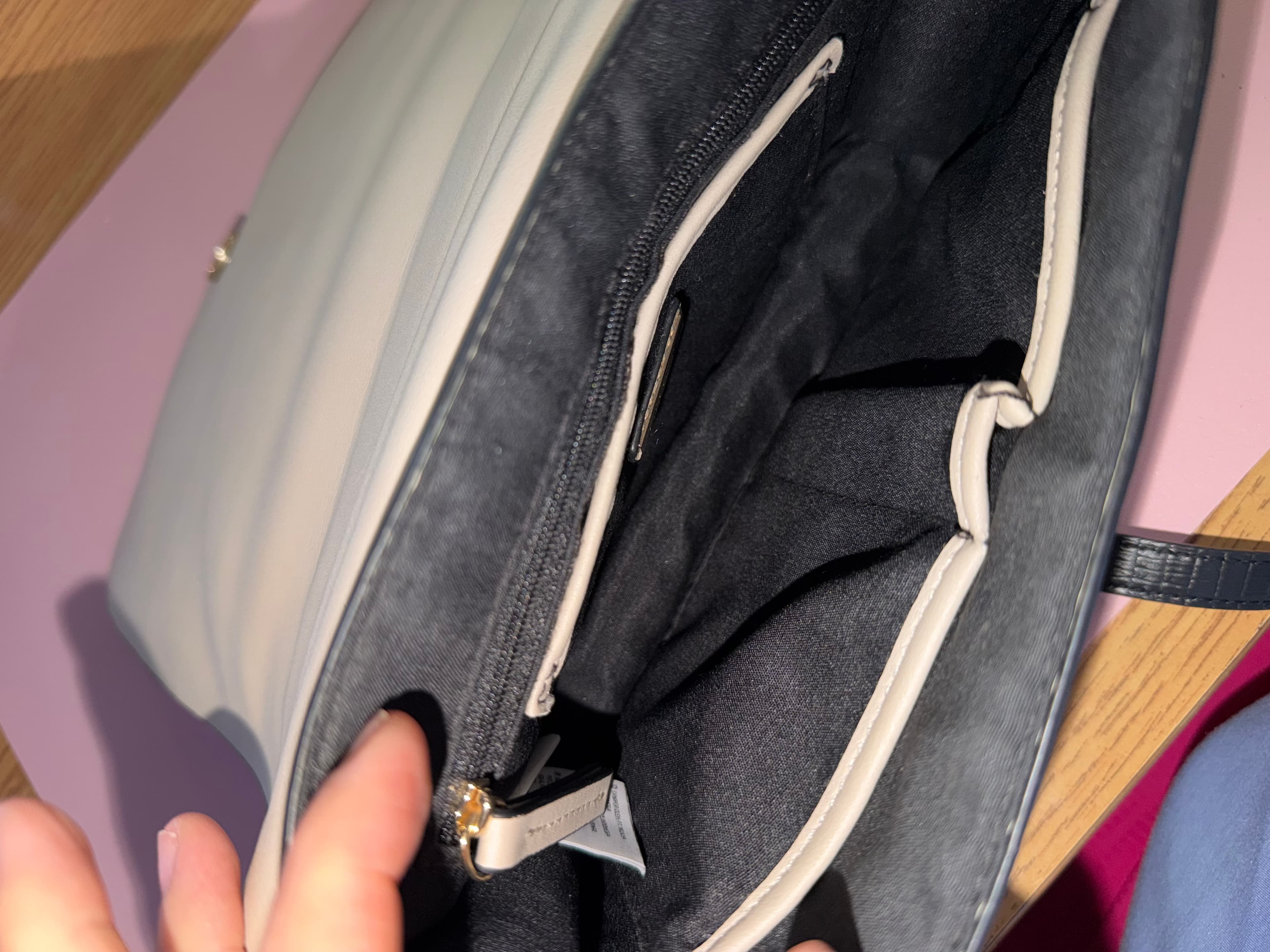 Sac à bandoulière ALDO en excellent état.