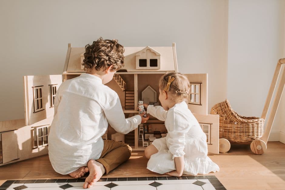 Maison de poupée en bois